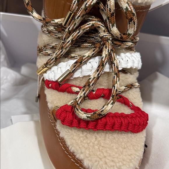 Moon boots x Chloe Cozy Brown and Cream Winter Boots with Tassels - Picture 7 of 9